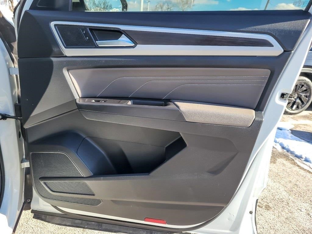 2022 Volkswagen Atlas 3.6L V6 SE w/Technology