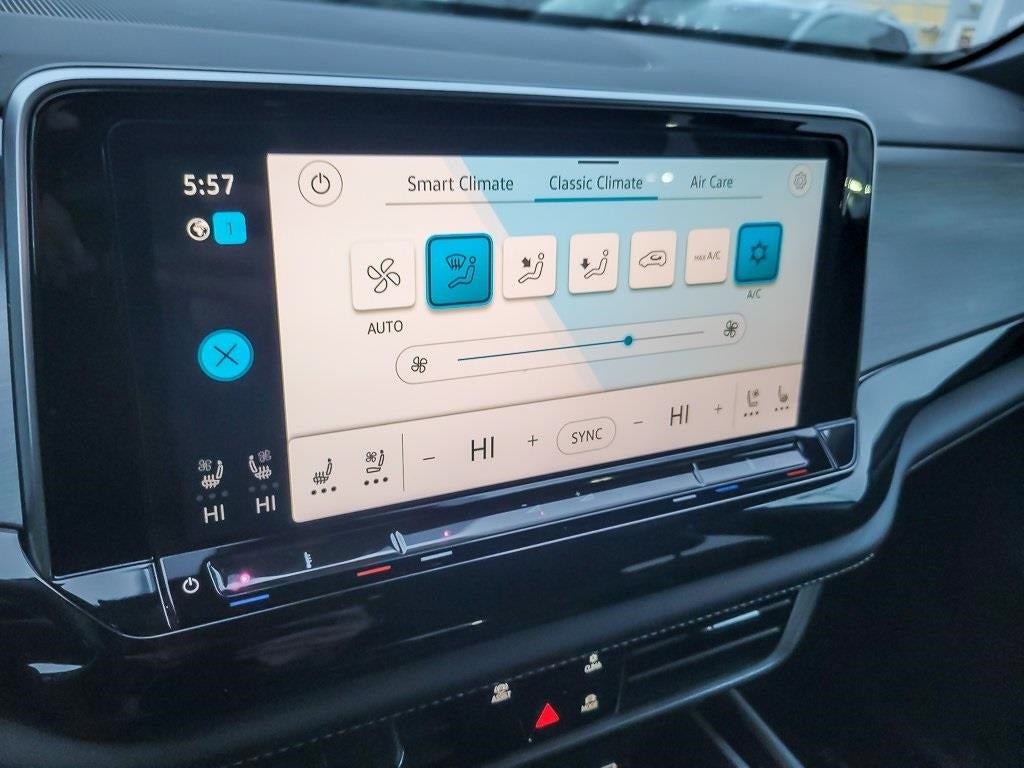 2024 Volkswagen Atlas Cross Sport 2.0T SE