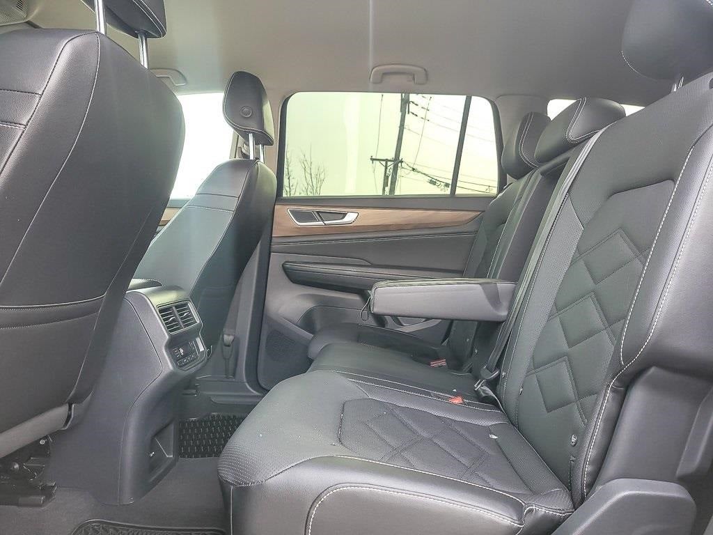 2025 Volkswagen Atlas 2.0T SE