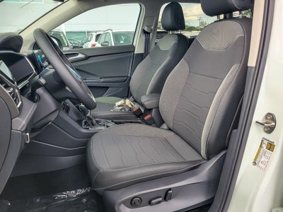 2025 Volkswagen Taos 1.5T SE Black