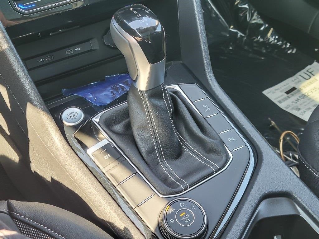 2025 Volkswagen Taos 1.5T SE Black