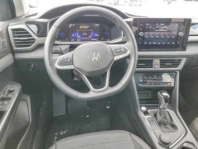 2025 Volkswagen Taos 1.5T SE Black