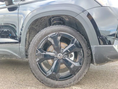 2025 Volkswagen Taos 1.5T SE Black