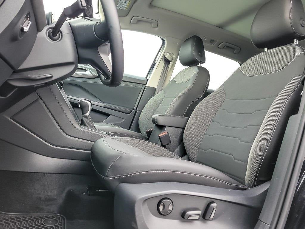 2025 Volkswagen Taos 1.5T SE Black