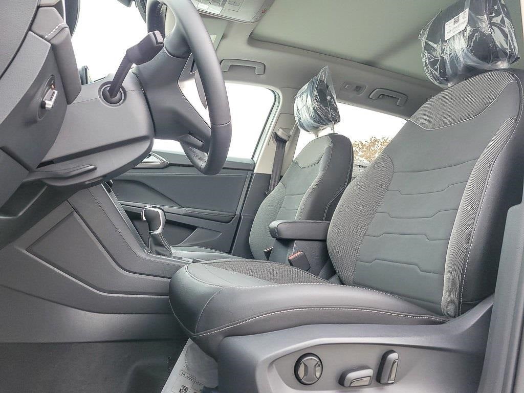 2026 Volkswagen Taos 1.5T SE Black