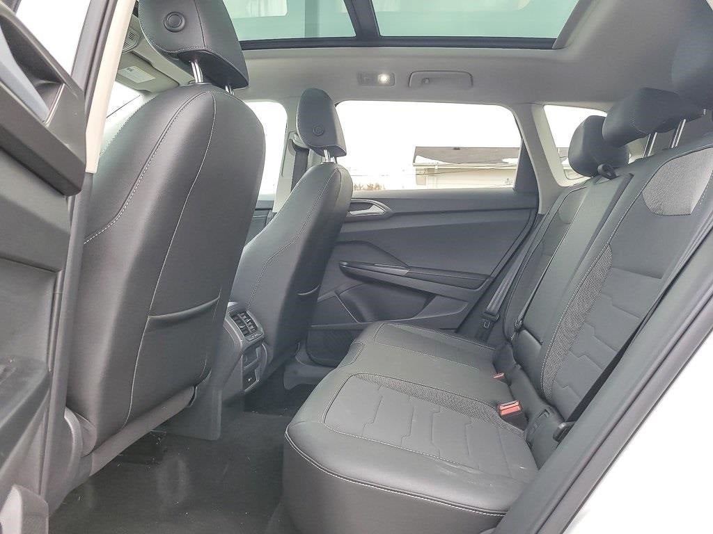 2025 Volkswagen Taos 1.5T SE Black