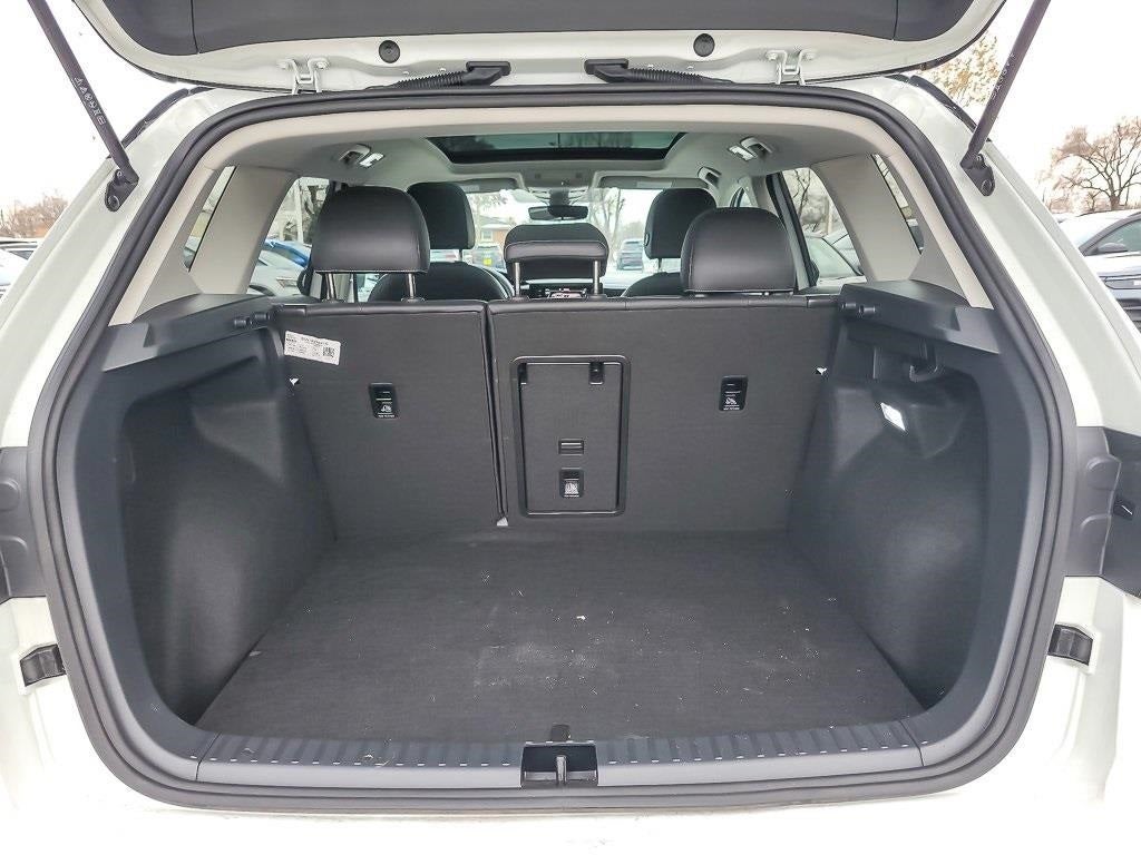 2025 Volkswagen Taos 1.5T SE Black