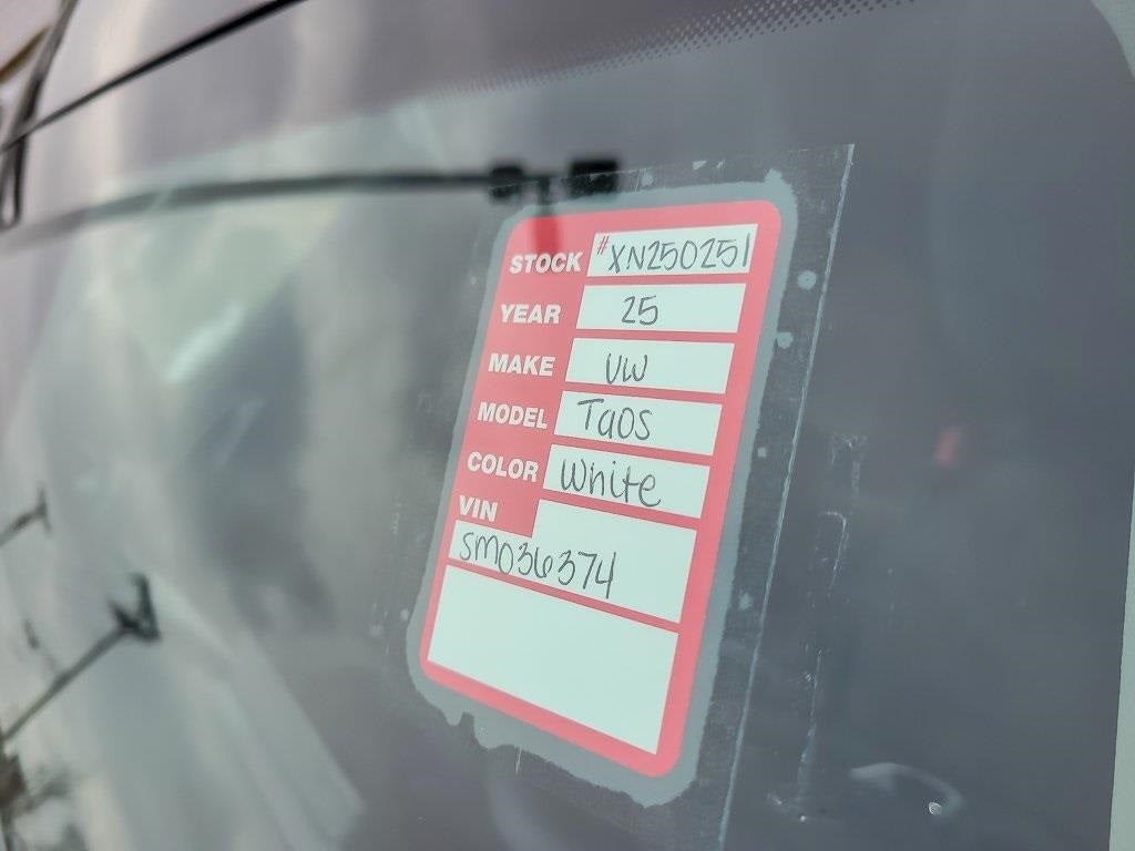 2025 Volkswagen Taos 1.5T SE Black