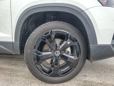 2025 Volkswagen Taos 1.5T SE Black