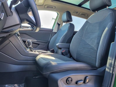 2025 Volkswagen Taos 1.5T SE Black