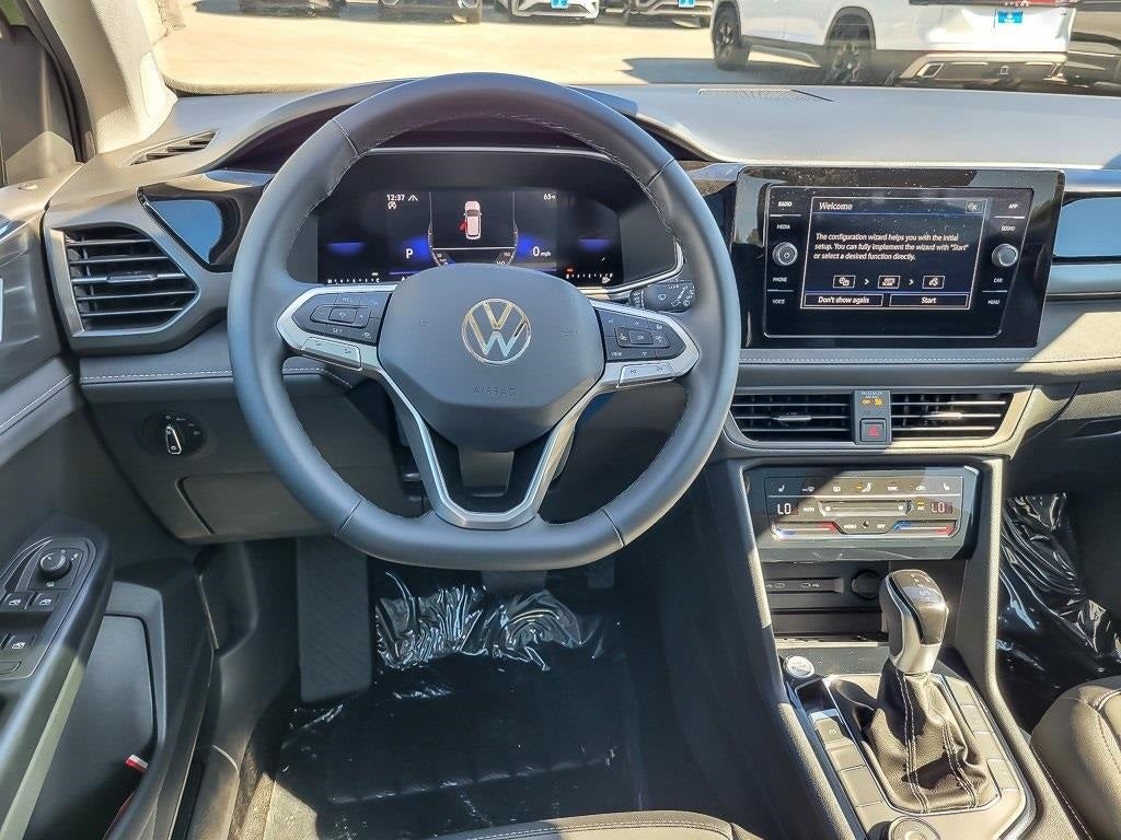2025 Volkswagen Taos 1.5T SE Black