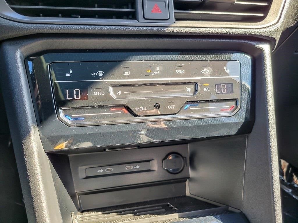 2025 Volkswagen Taos 1.5T SE Black