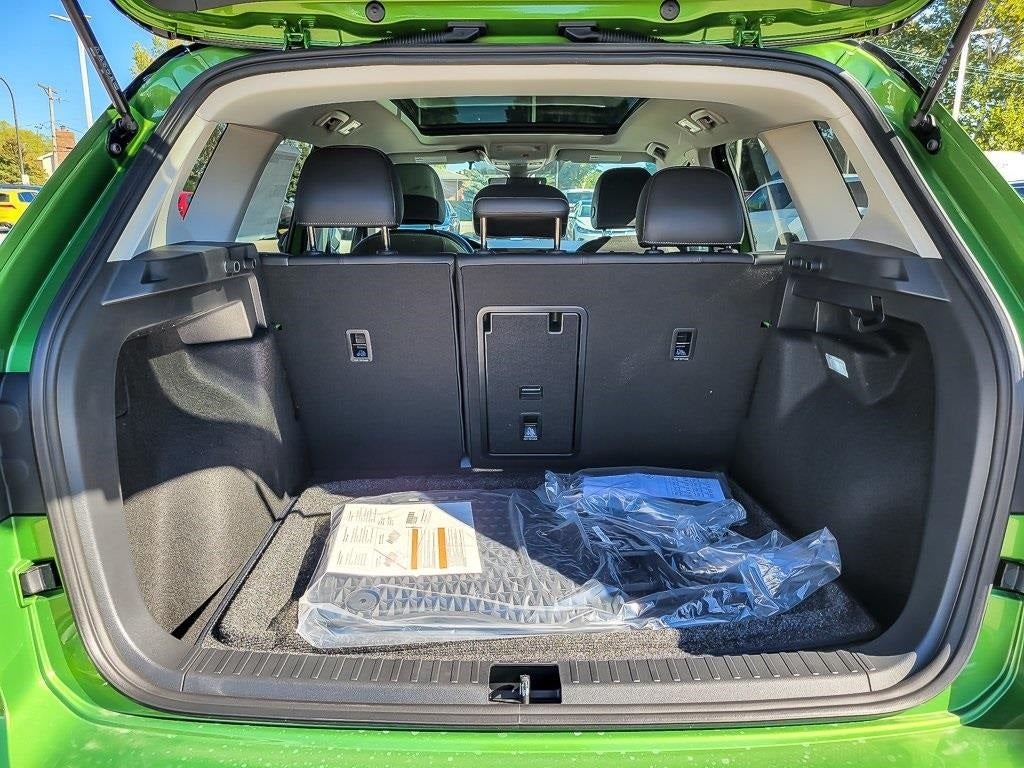 2025 Volkswagen Taos 1.5T SE Black