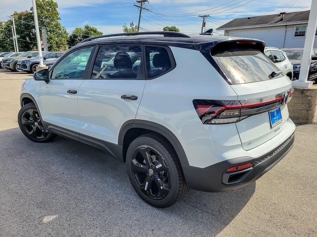 2025 Volkswagen Taos 1.5T SE Black