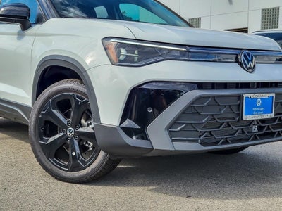 2025 Volkswagen Taos 1.5T SE Black