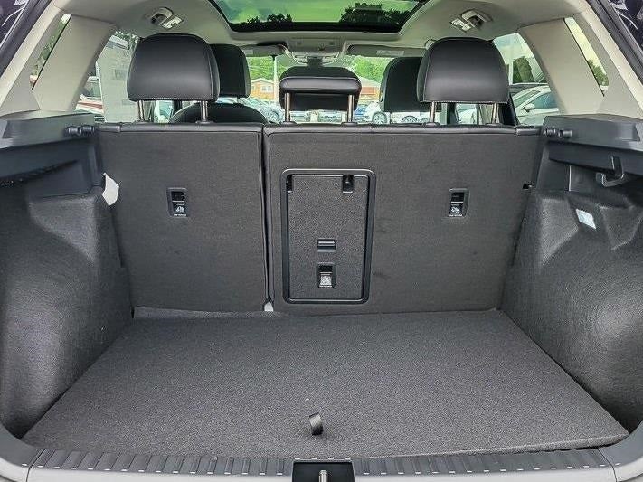 2025 Volkswagen Taos 1.5T SE Black