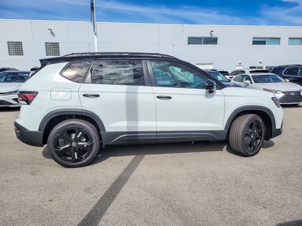 2025 Volkswagen Taos 1.5T SE Black