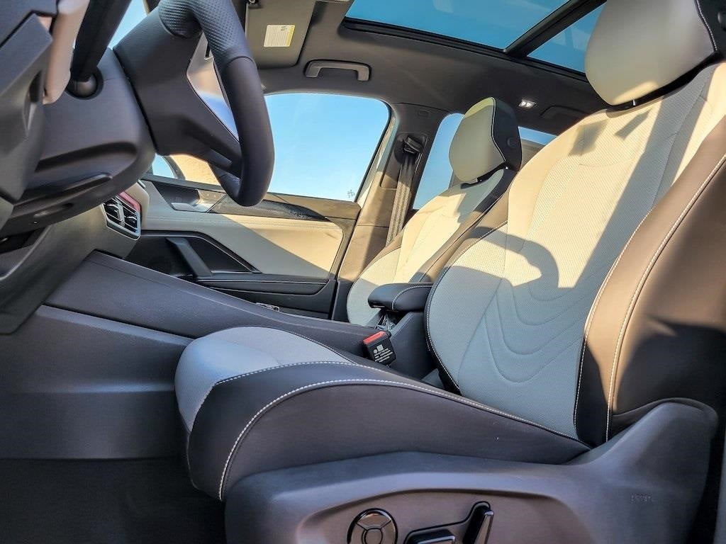 2025 Volkswagen Tiguan 2.0T SE R-Line Black