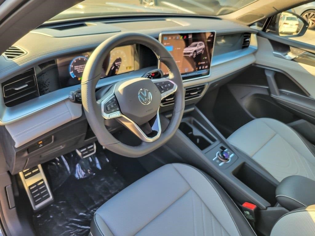 2025 Volkswagen Tiguan 2.0T SE R-Line Black