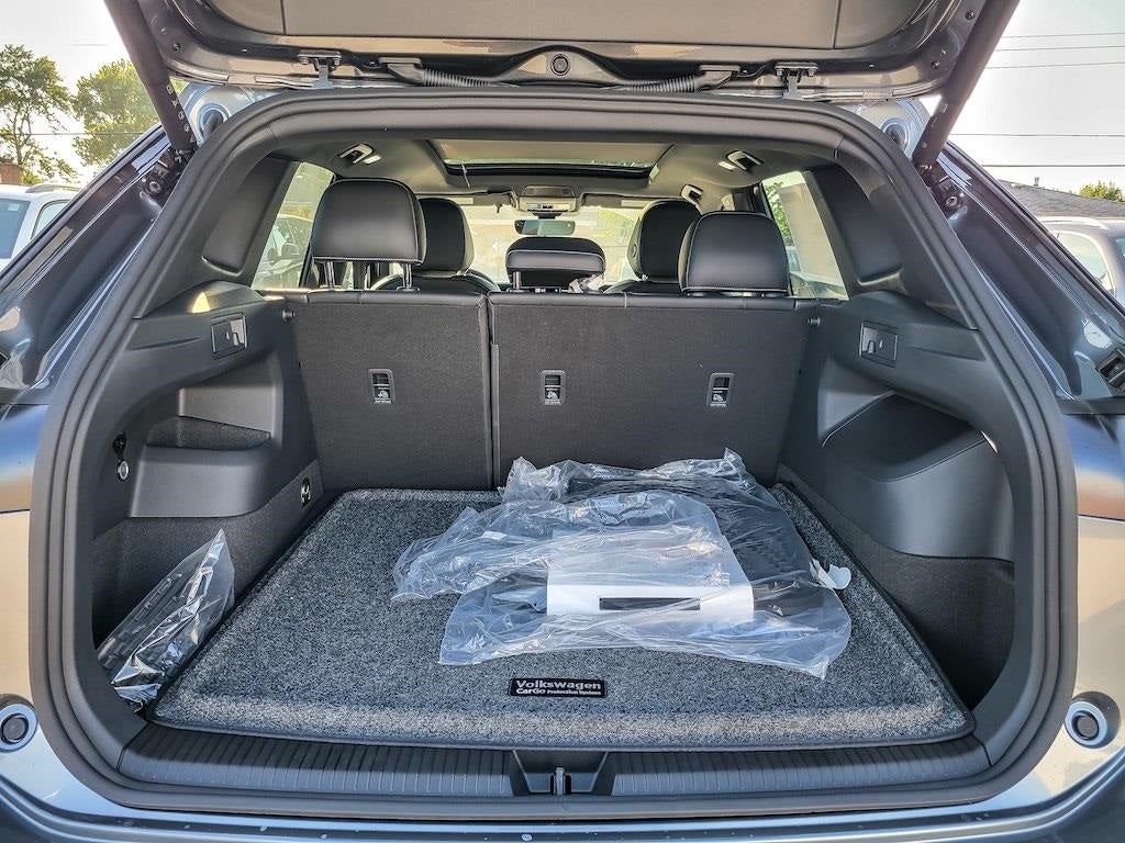 2025 Volkswagen Tiguan 2.0T SE R-Line Black