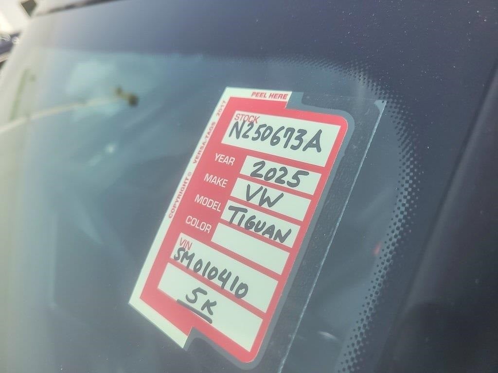 2025 Volkswagen Tiguan 2.0T SE R-Line Black