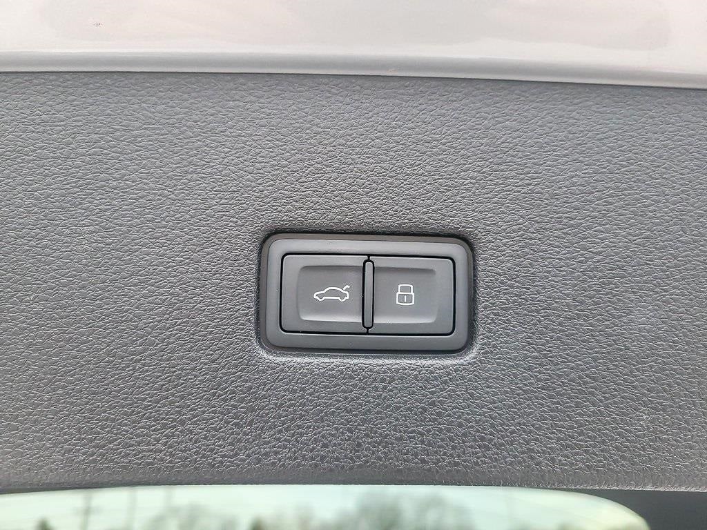 2022 Audi Q8 55 Premium quattro