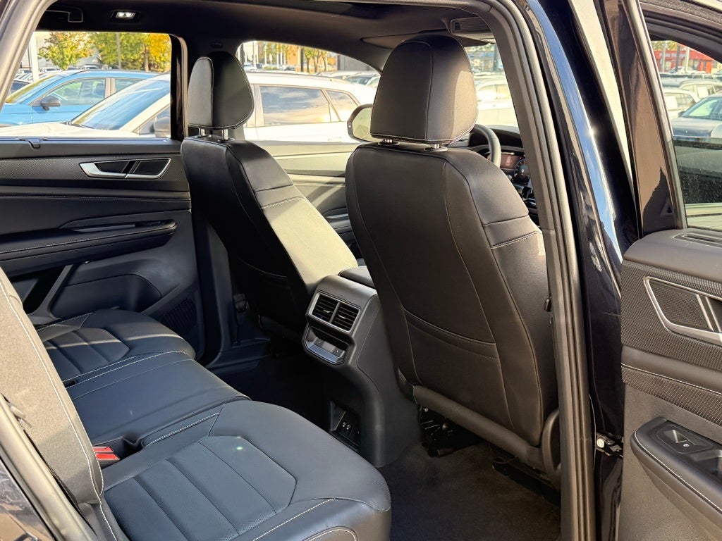 2026 Volkswagen Atlas Cross Sport 2.0T SEL R-Line Black