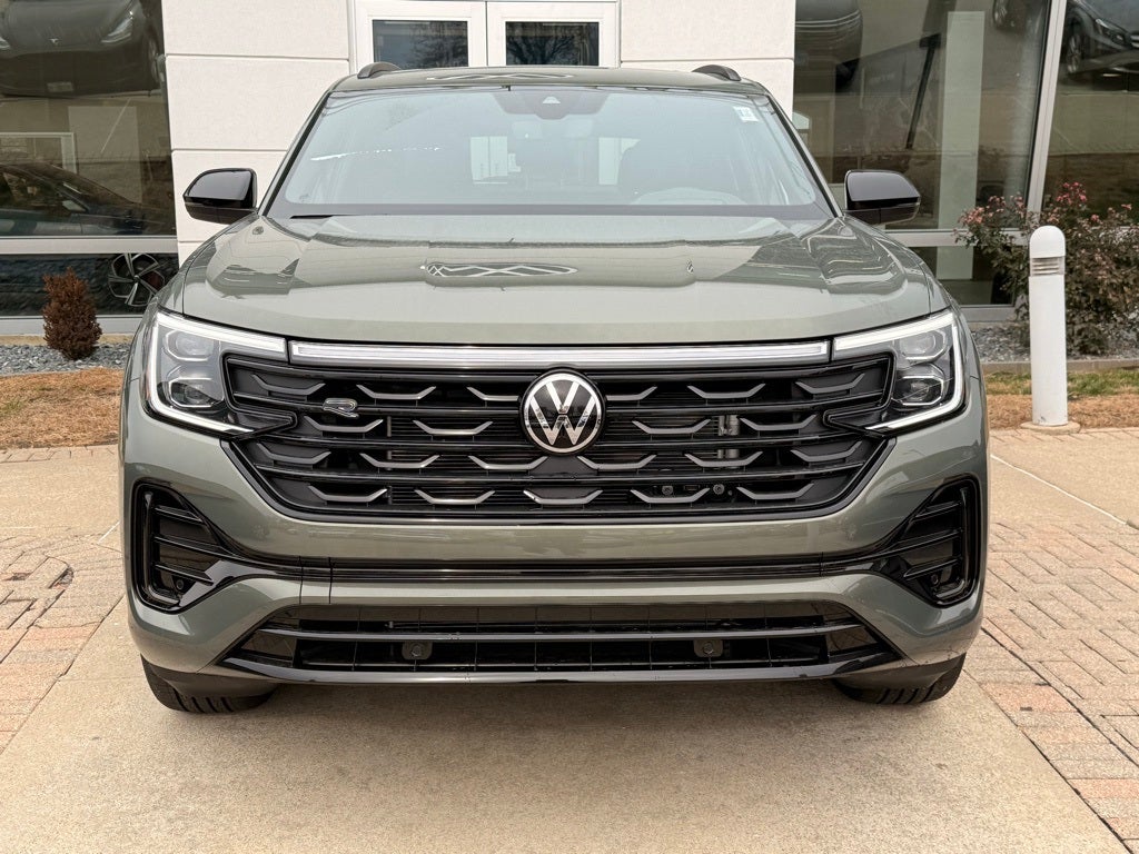 2026 Volkswagen Atlas Cross Sport 2.0T SEL R-Line Black