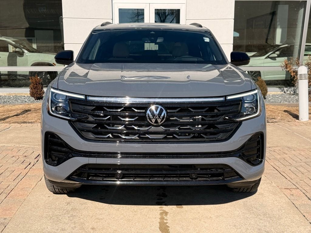 2026 Volkswagen Atlas Cross Sport 2.0T SEL R-Line Black