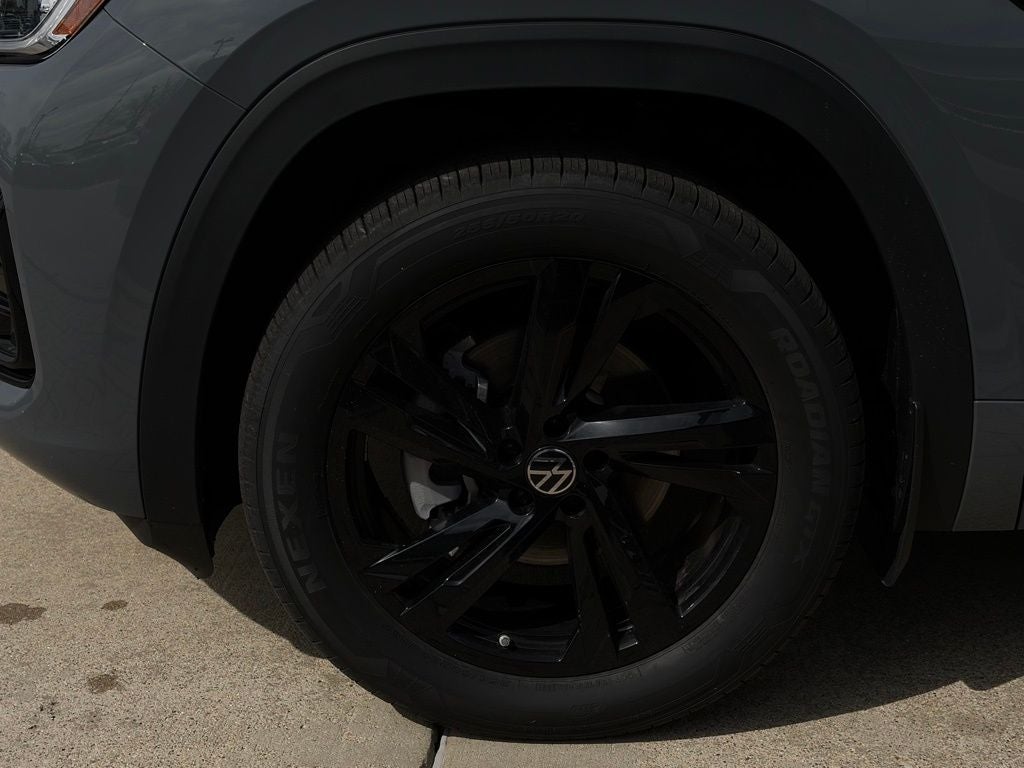 2026 Volkswagen Atlas Cross Sport 2.0T SEL R-Line Black