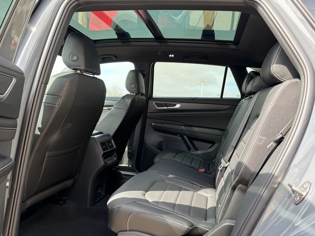 2026 Volkswagen Atlas Cross Sport 2.0T SEL R-Line Black