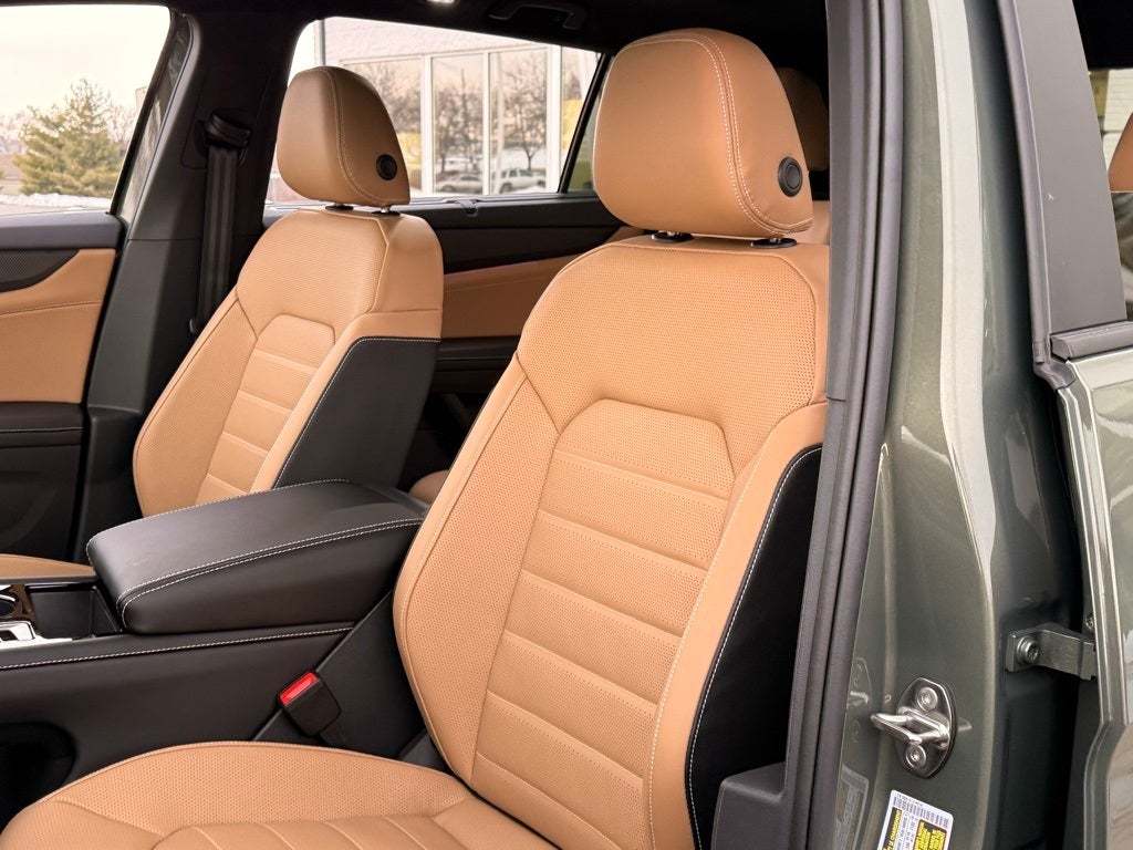 2026 Volkswagen Atlas Cross Sport 2.0T SEL R-Line Black