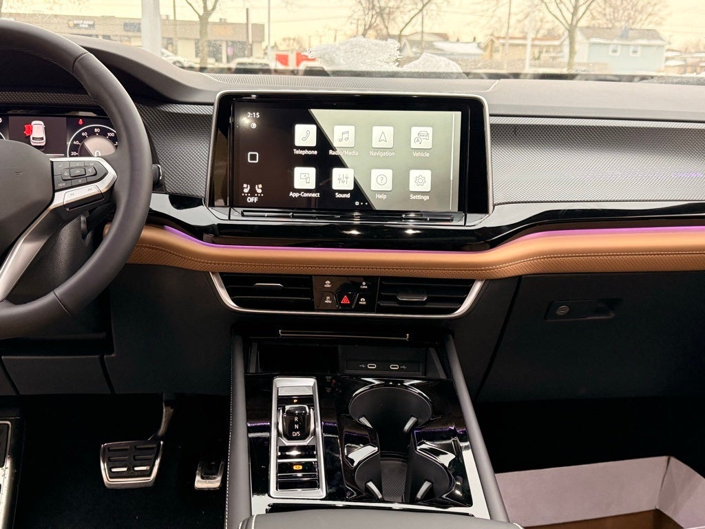 2026 Volkswagen Atlas Cross Sport 2.0T SEL R-Line Black