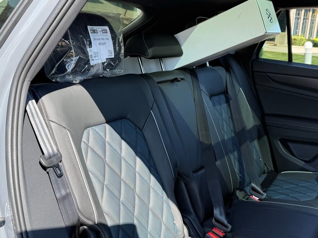 2026 Volkswagen Atlas Cross Sport 2.0T SEL Premium R-Line