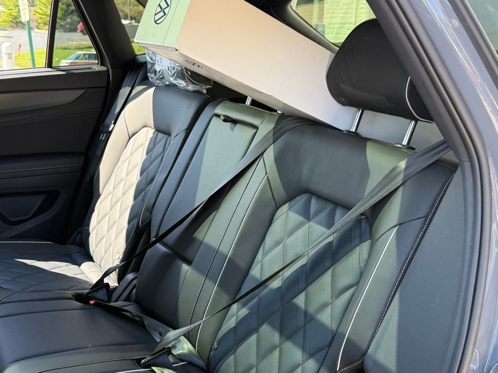 2026 Volkswagen Atlas Cross Sport 2.0T SEL Premium R-Line