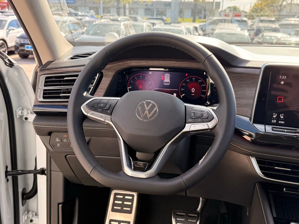 2026 Volkswagen Atlas 2.0T SEL Premium R-Line