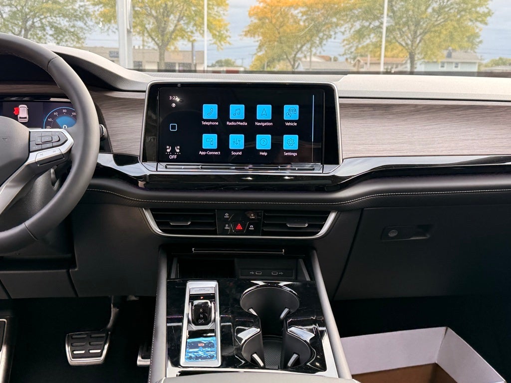 2026 Volkswagen Atlas 2.0T SEL Premium R-Line