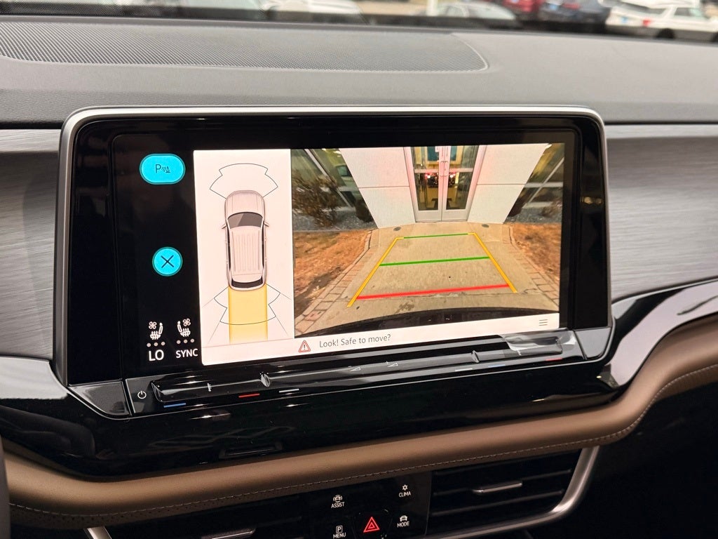 2026 Volkswagen Atlas Cross Sport 2.0T SE w/Technology