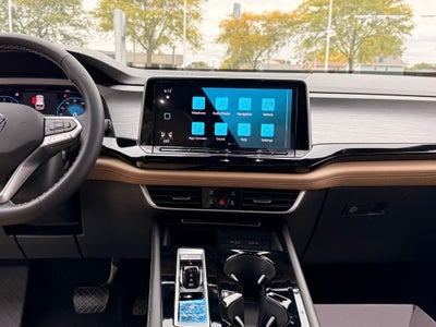 2026 Volkswagen Atlas Cross Sport 2.0T SE w/Technology