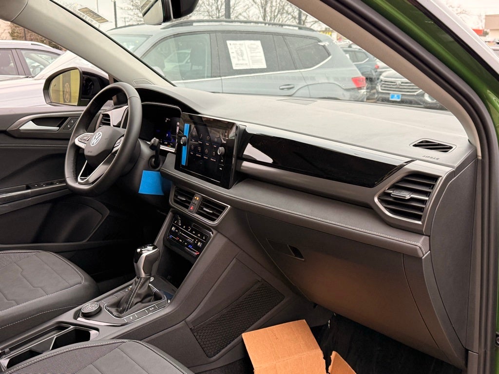 2026 Volkswagen Taos 1.5T SE Black