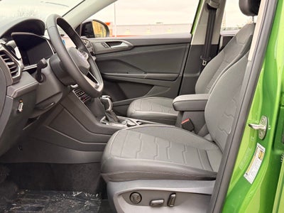 2026 Volkswagen Taos 1.5T SE Black