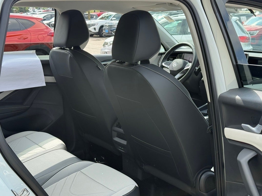 2025 Volkswagen Tiguan 2.0T SE