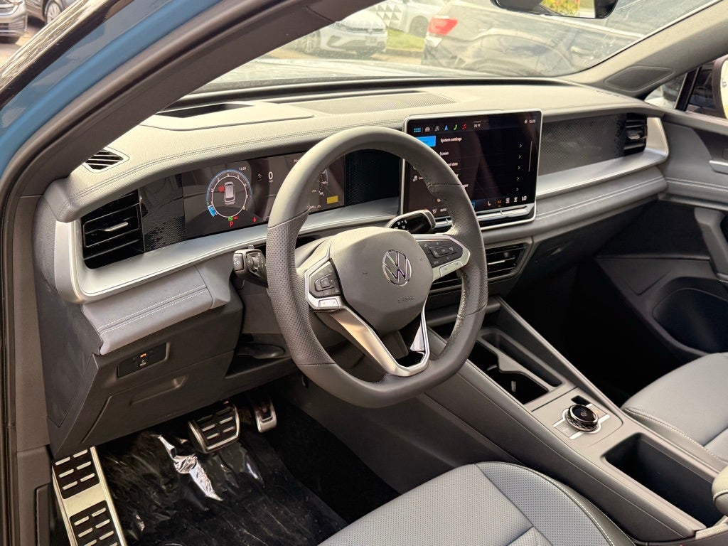 2025 Volkswagen Tiguan 2.0T SE R-Line Black