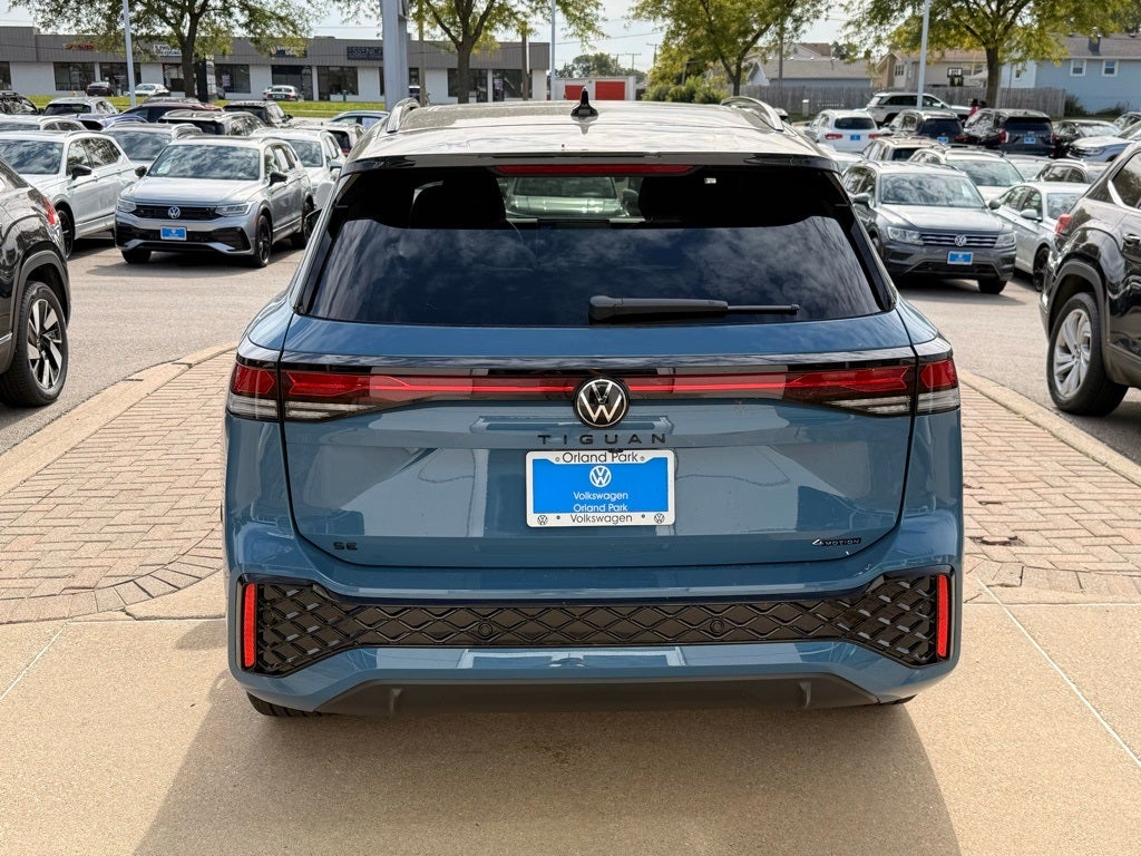 2025 Volkswagen Tiguan 2.0T SE R-Line Black