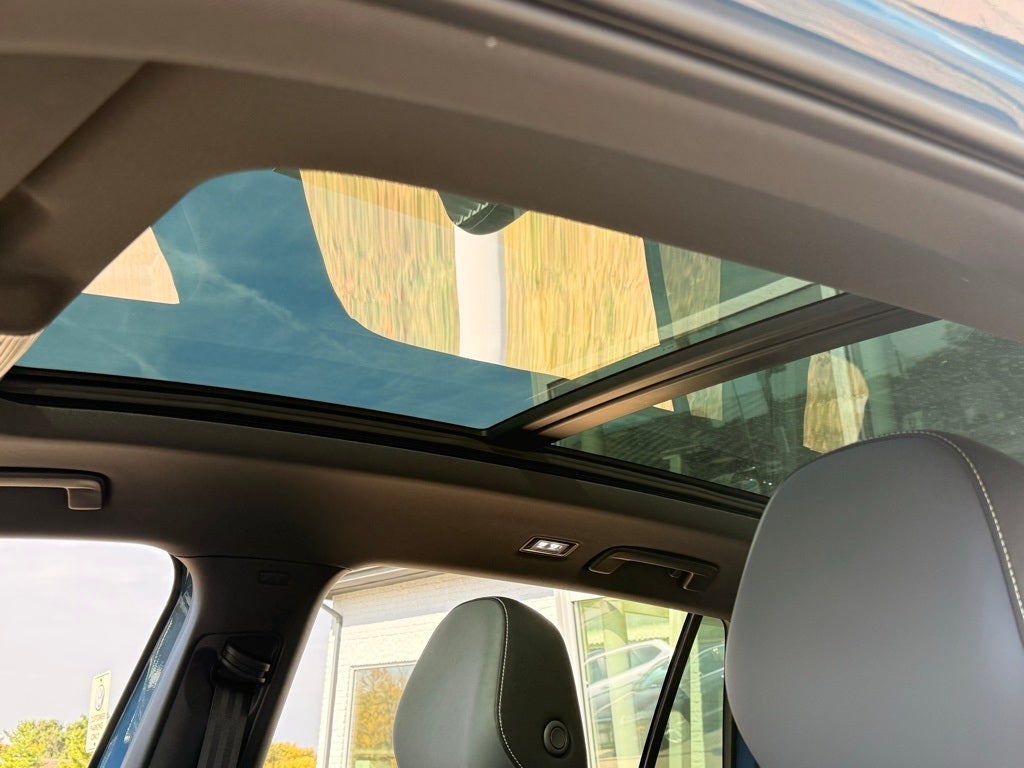 2025 Volkswagen Tiguan 2.0T SE R-Line Black