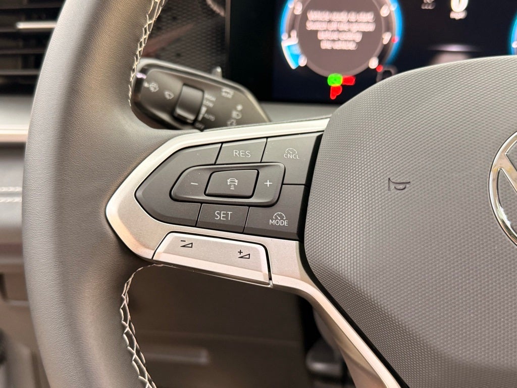 2025 Volkswagen Tiguan 2.0T SE