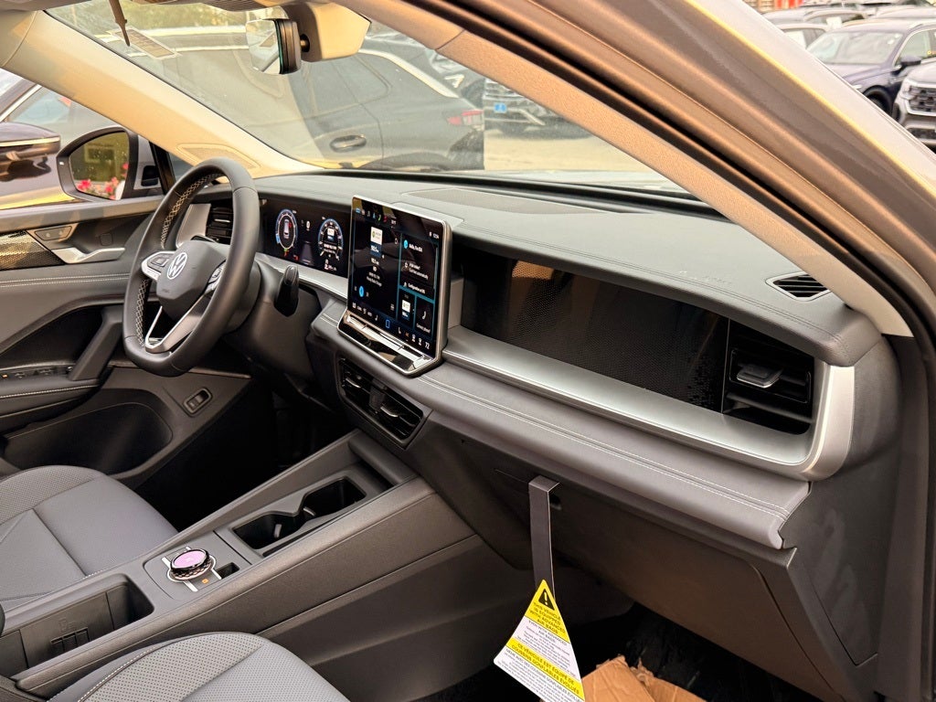 2025 Volkswagen Tiguan 2.0T SE