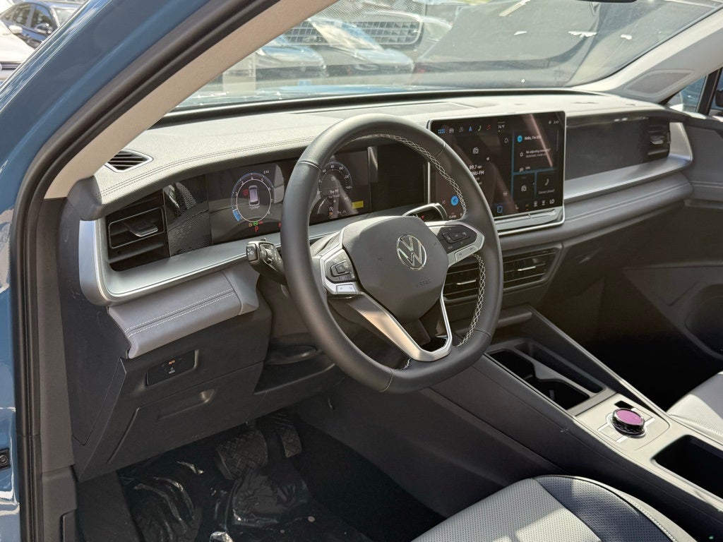 2025 Volkswagen Tiguan 2.0T SE