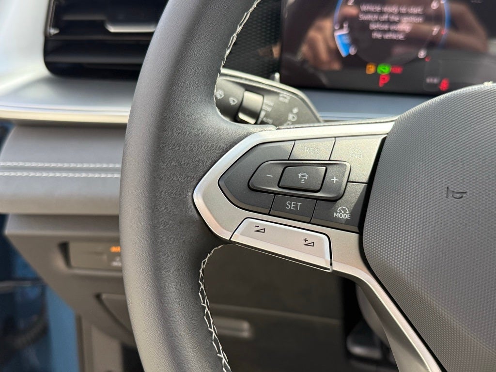 2025 Volkswagen Tiguan 2.0T SE