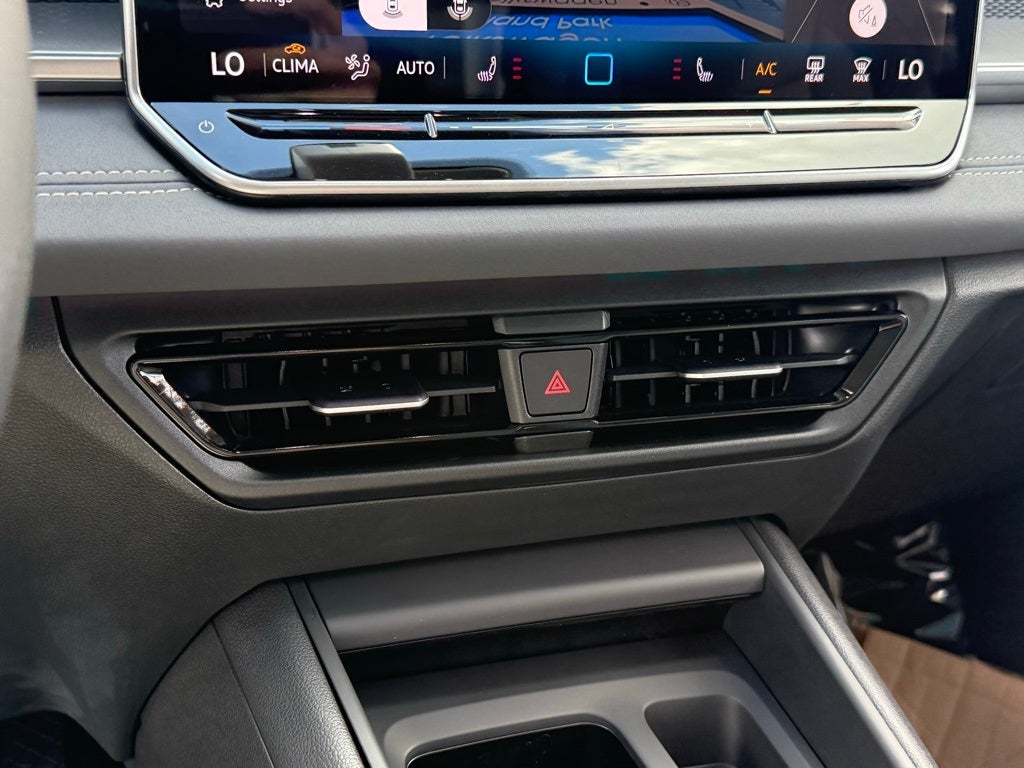 2025 Volkswagen Tiguan 2.0T SE